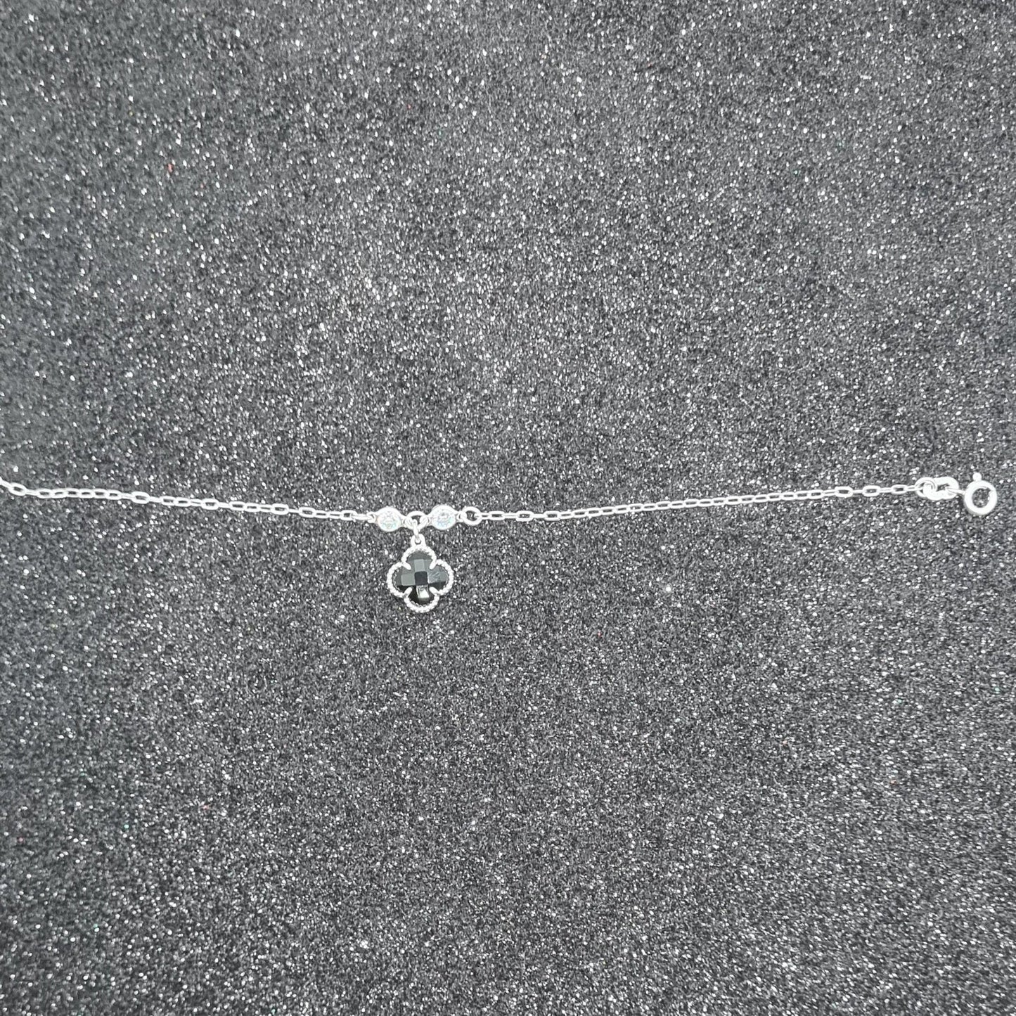Pulseira Trevo Ônix e Swarovski