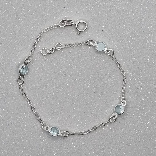 Swarovski Circle Bracelet Light Blue