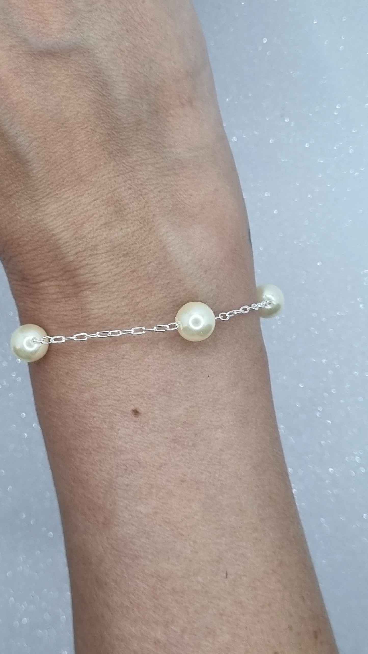 Medium Pearl Bracelet